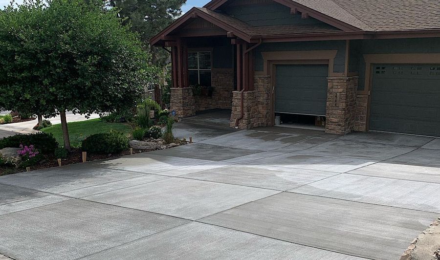Custom Concrete Coatings for Garages & Patios in Castle Rock