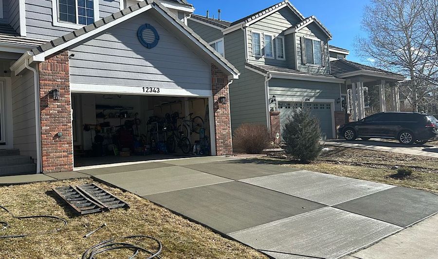 Choosing the Best Concrete Finish for Denver Driveways